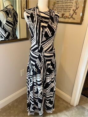 Banana Republic Black and White Abstract Print Maxi Dress